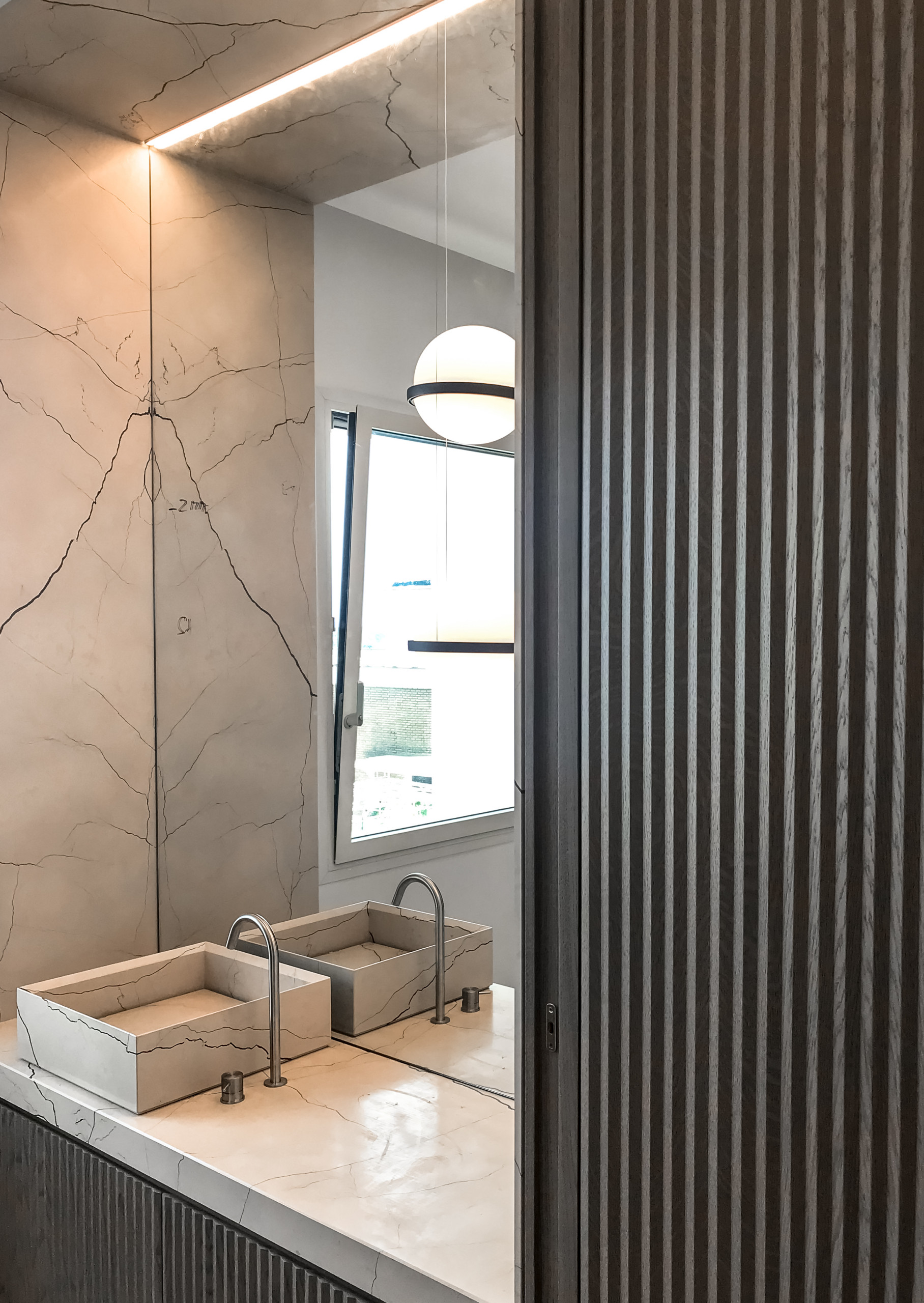 Bagno con lavandino quadrato | Dettaglio