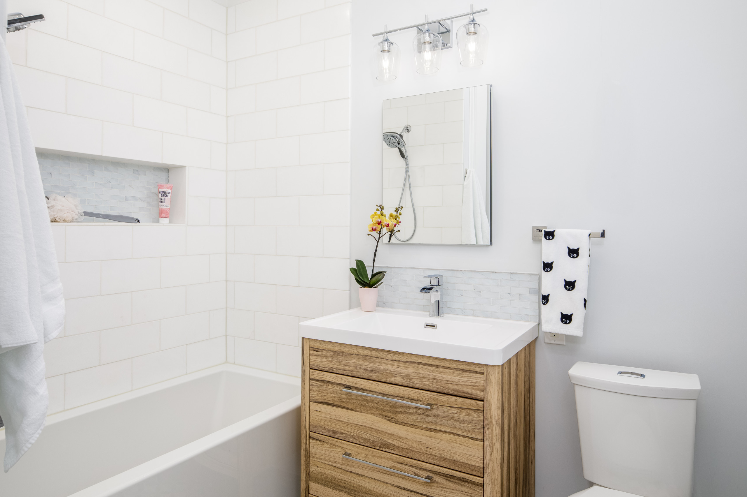 Penn Ave Fresh Full Bath Remodel