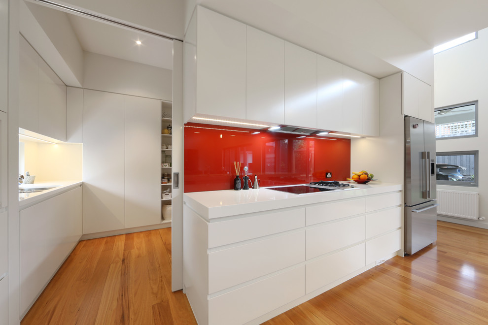 Photo of a contemporary kitchen in Melbourne.