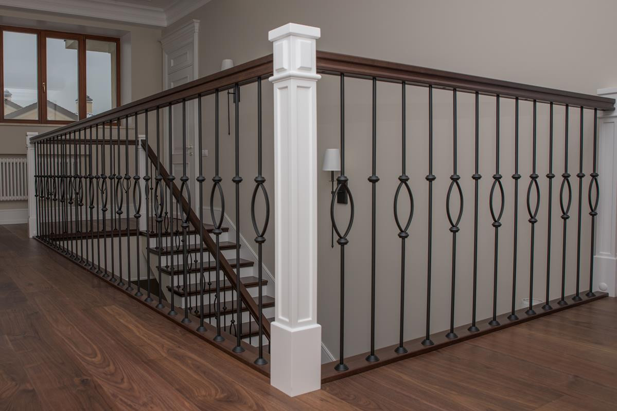 Столярные изделия в коттедж : лестницы, мебель, двери и тд.