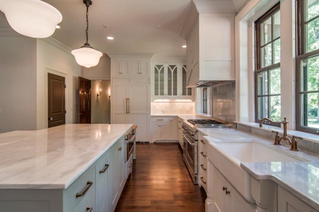This is an example of a traditional kitchen in Nashville.