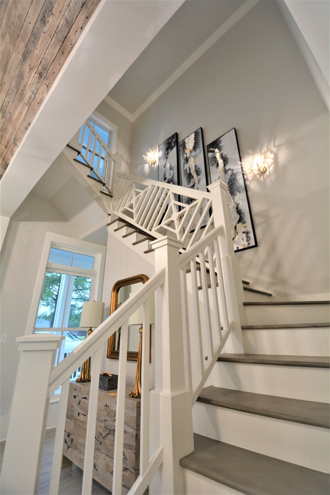 Idée de décoration pour un escalier marin.