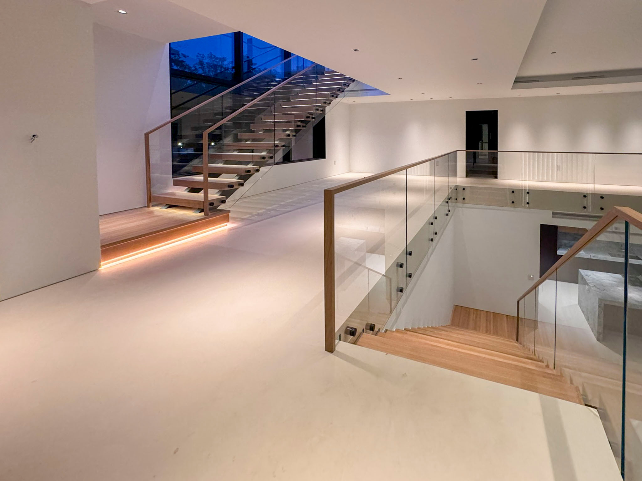 126_Visually Open and Light Contemporary Staircase, Mclean, VA 22102