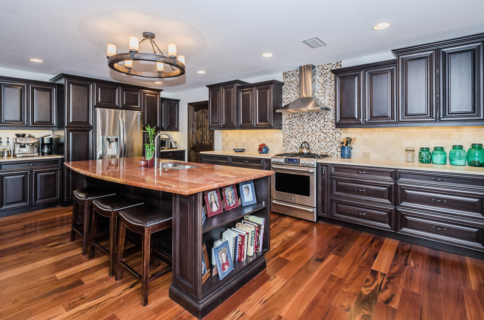 Kitchen - kitchen idea in Tampa