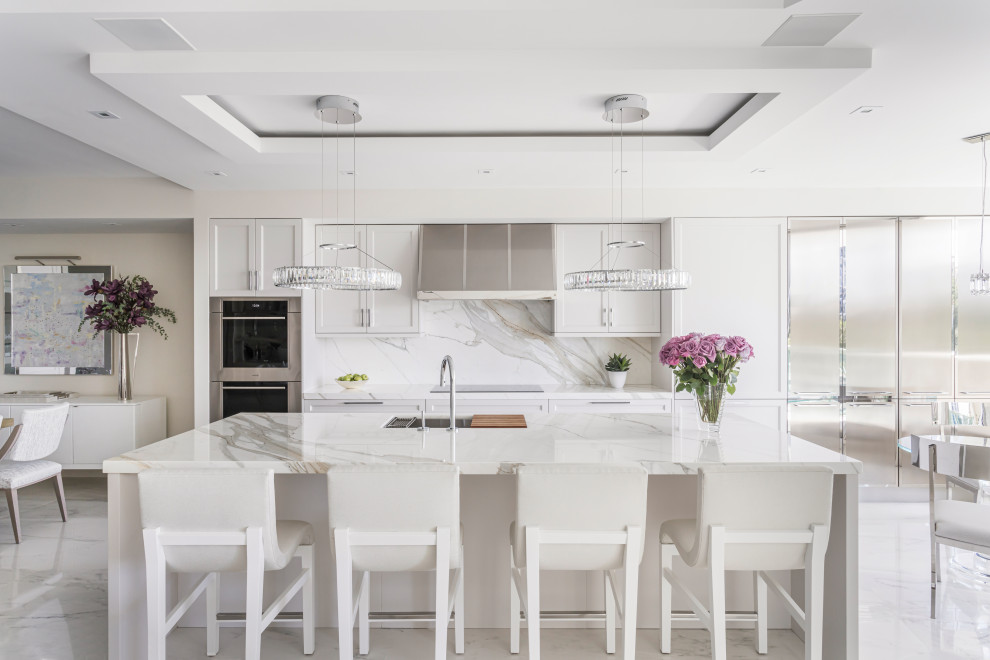 Kitchen - kitchen idea in Miami