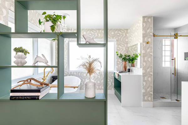 Mid-century modern bathroom photo in Miami