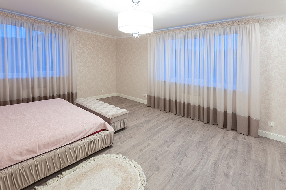 Коттедж в Заславле. Виниловые полы и ламинат