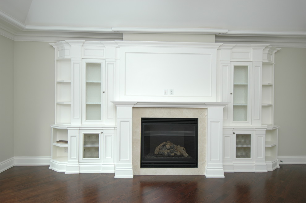 Inspiration for a transitional home design remodel in Toronto
