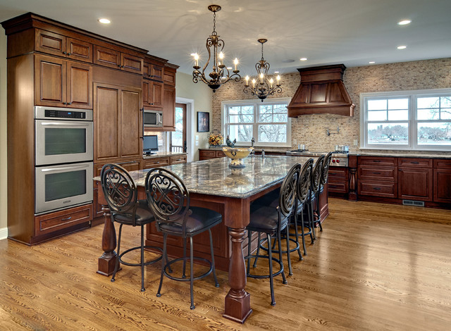 Whole House Remodel clasico-cocina