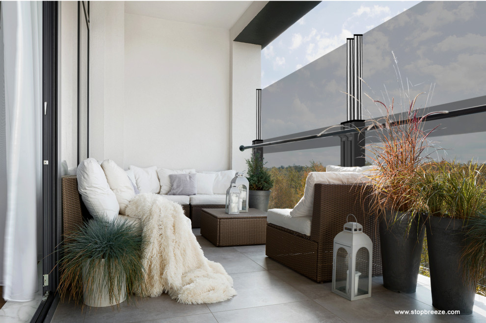 Inspiration for a midcentury balcony in Other.