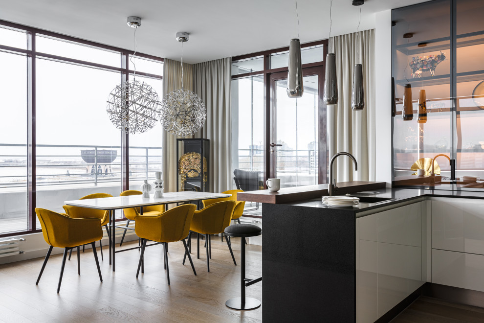 Яркая кухня