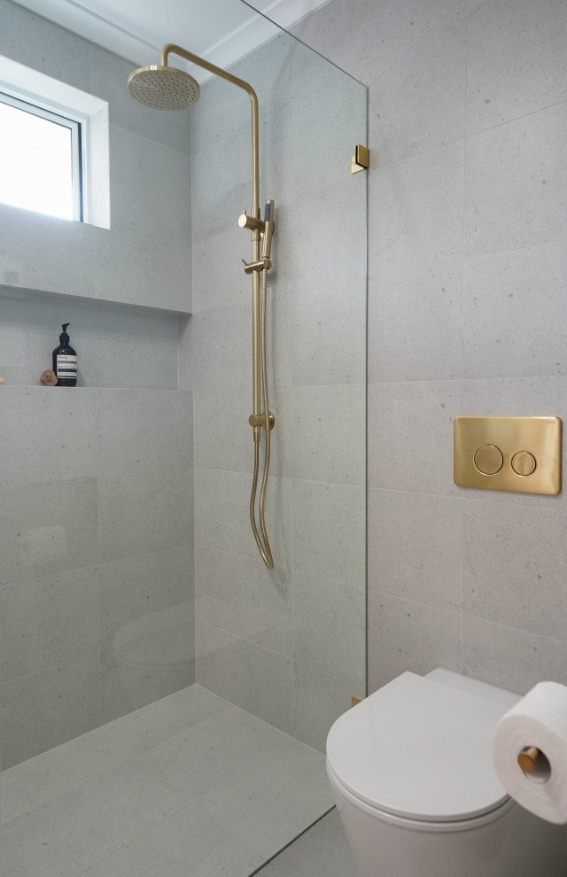 Contemporary bathroom in Canberra - Queanbeyan.