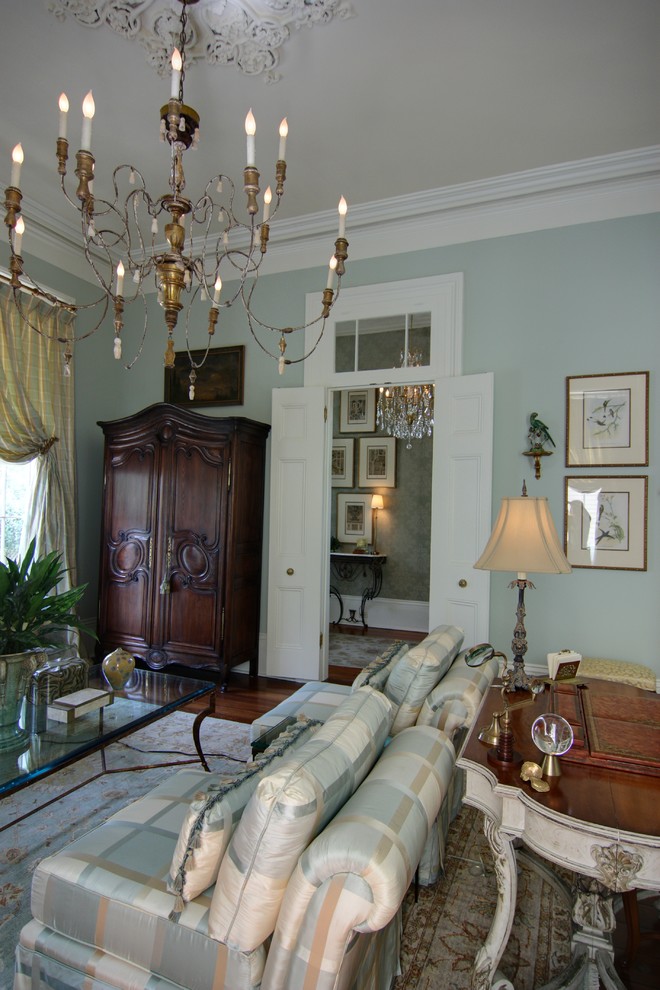 Inspiration for a timeless home design remodel in New Orleans