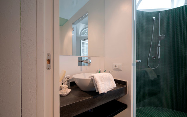 STANZA DA BAGNO contemporary-bathroom