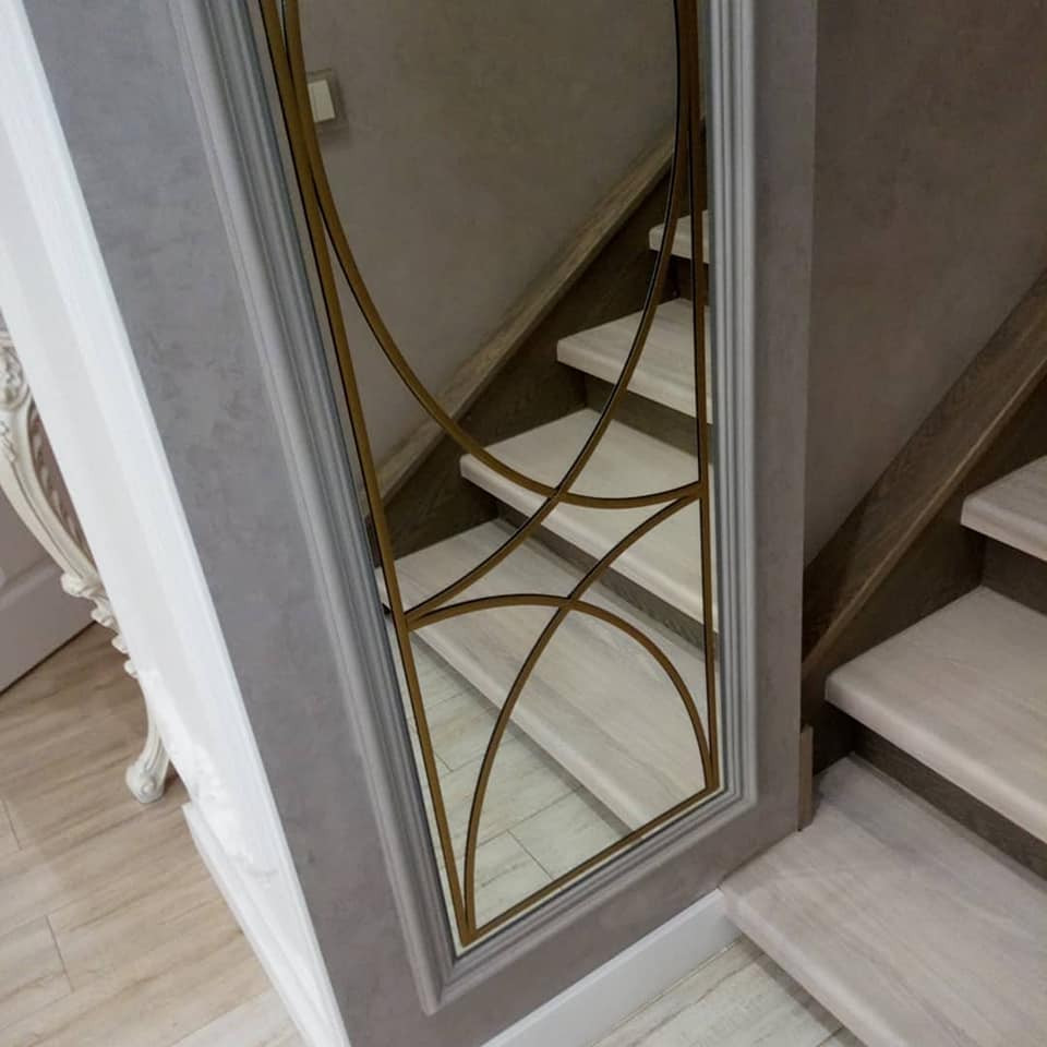 Кухня и гостиная с витринами