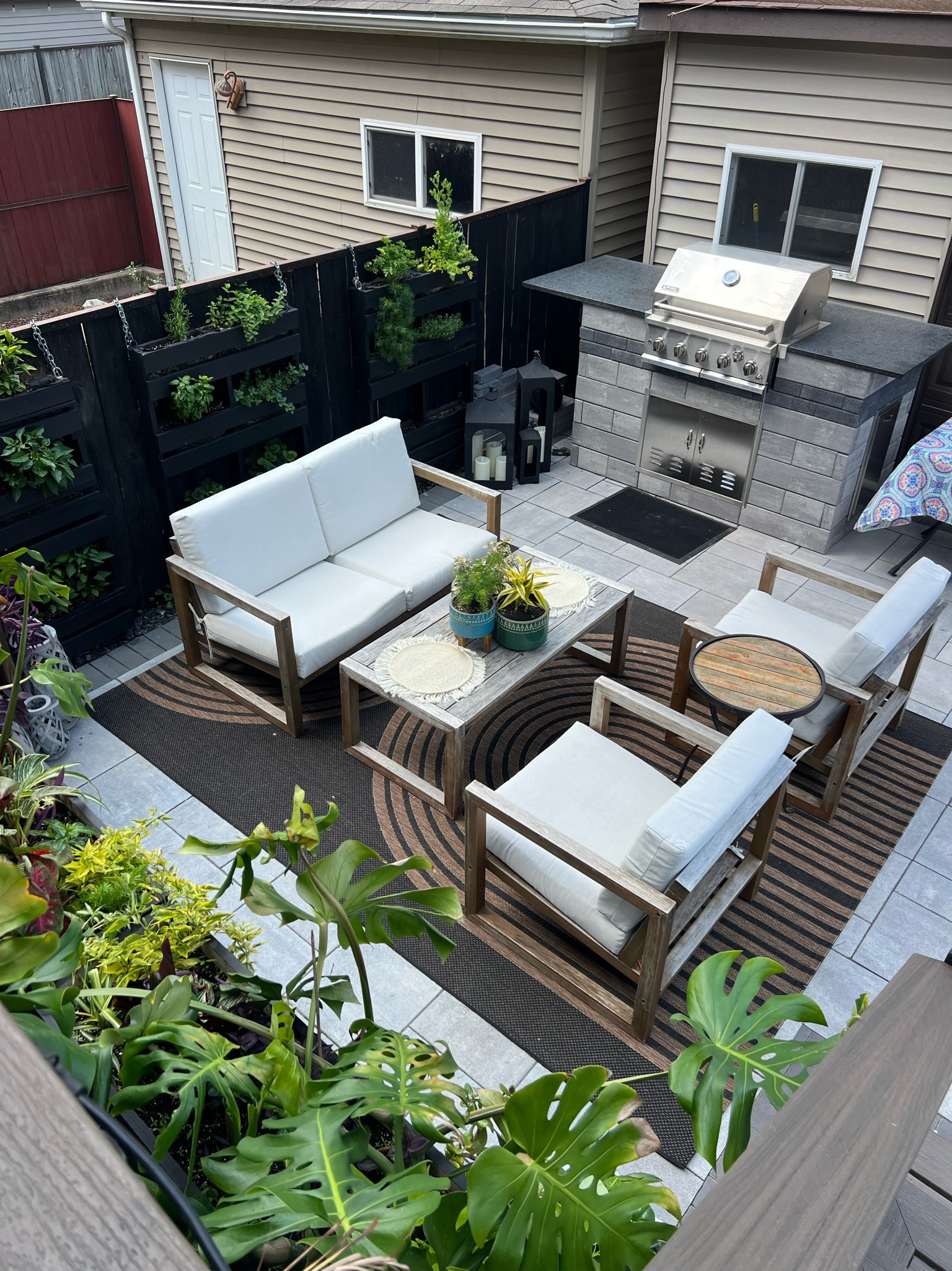 Bronzeville//Hydepark patio