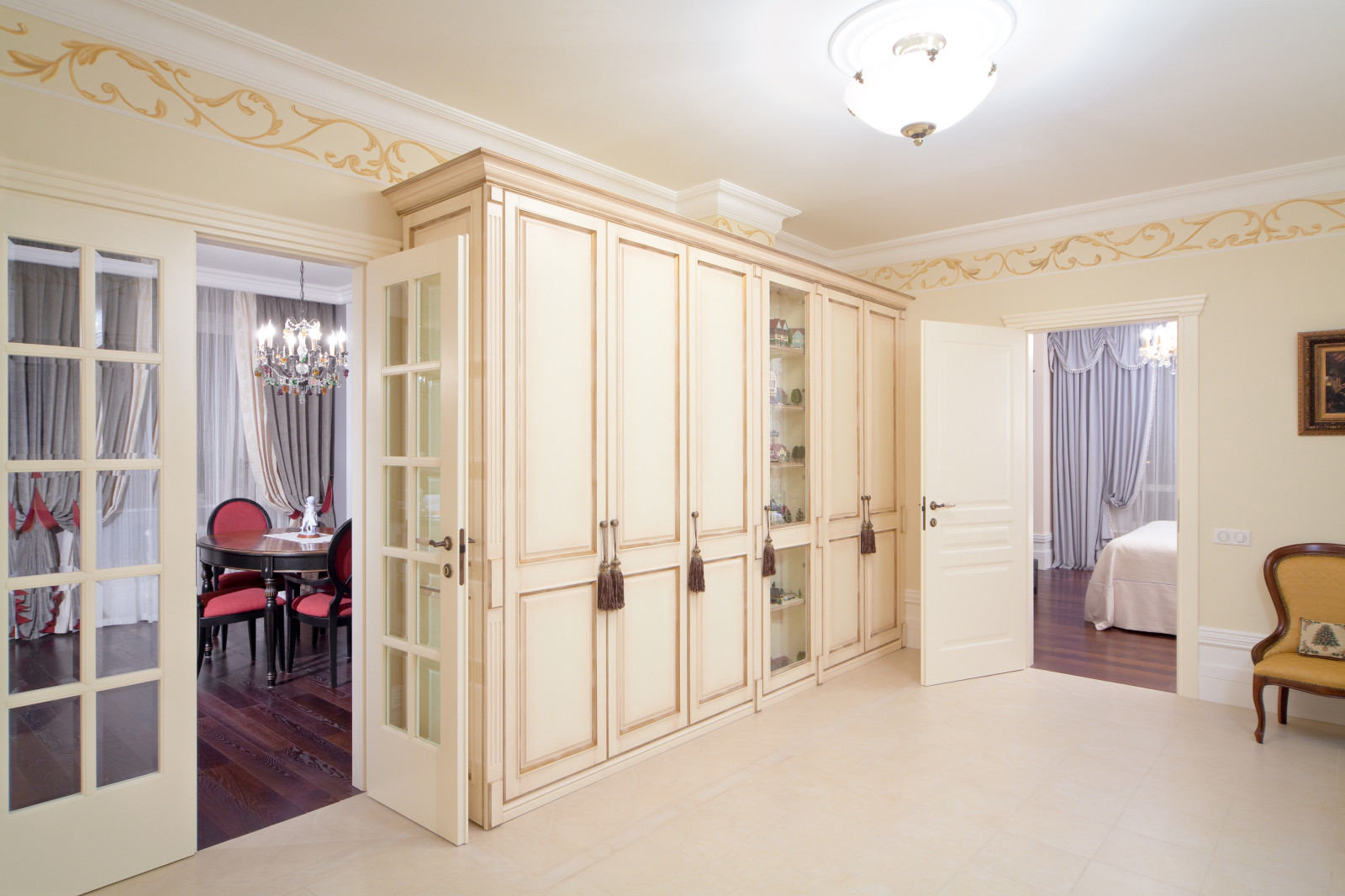 Английская классика со светлой кухней