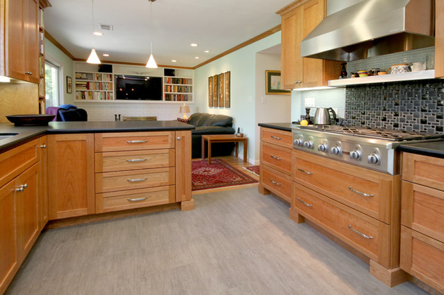 B.L Kitchen Remodel moderno-cucina