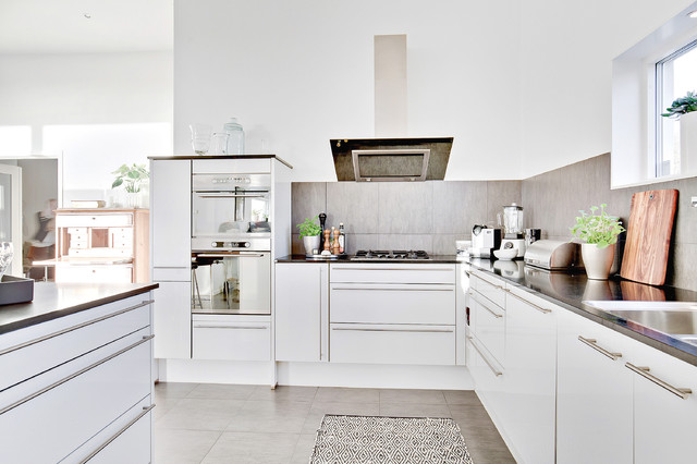 Agardalsv&auml;gen 1 modern-kitchen