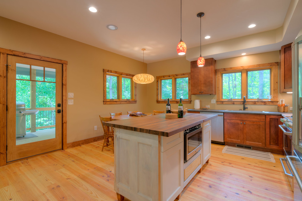 Kitchen - rustic kitchen idea