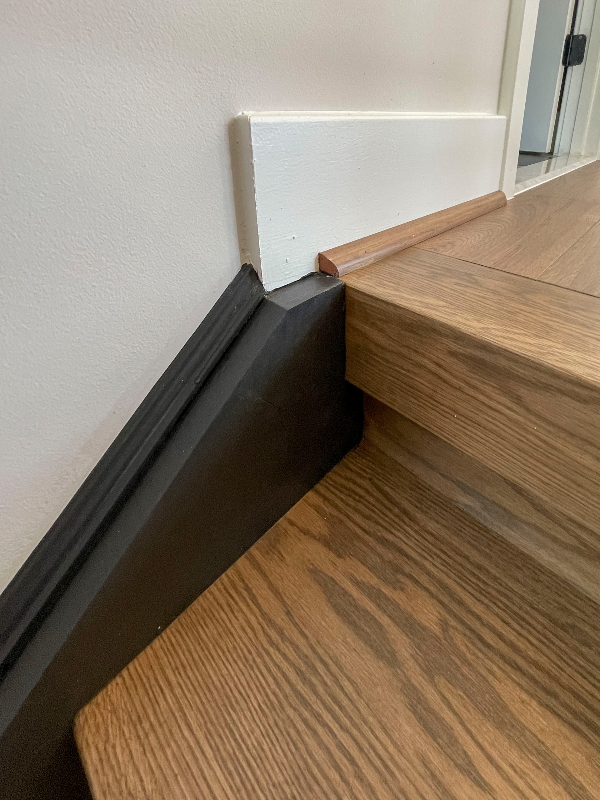 113_Floating Straight- Stringers with No Risers in Contemporary Home, Bethesda M