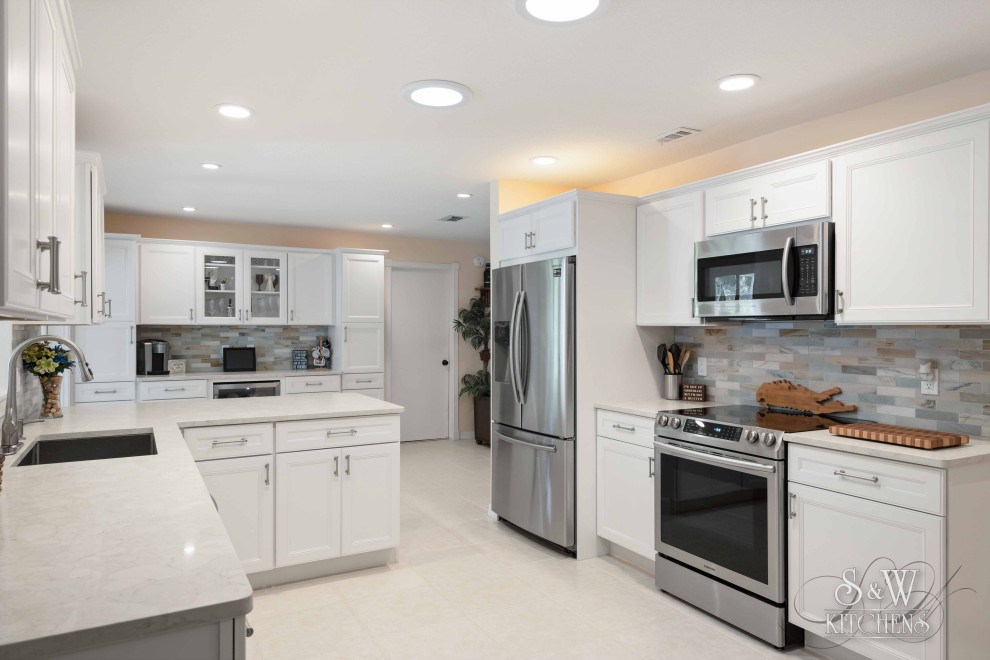 Inspiration for a transitional kitchen remodel in Orlando