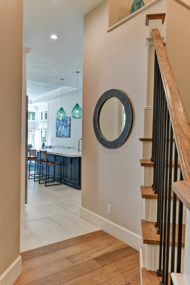 Example of a transitional home design design in Phoenix