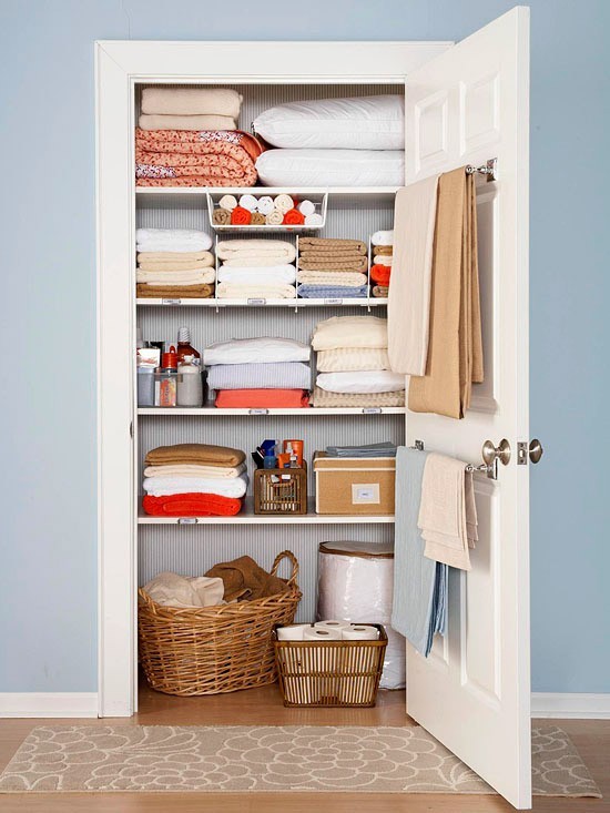 Design ideas for a traditional storage and wardrobe in San Francisco.