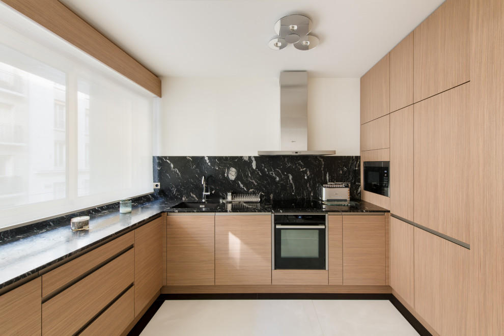 Aménagement d'une cuisine contemporaine.