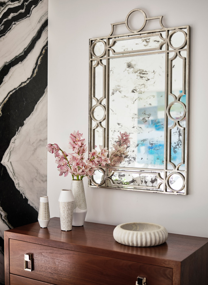 Presidio Contemporary - Trendy entryway photo in San Francisco