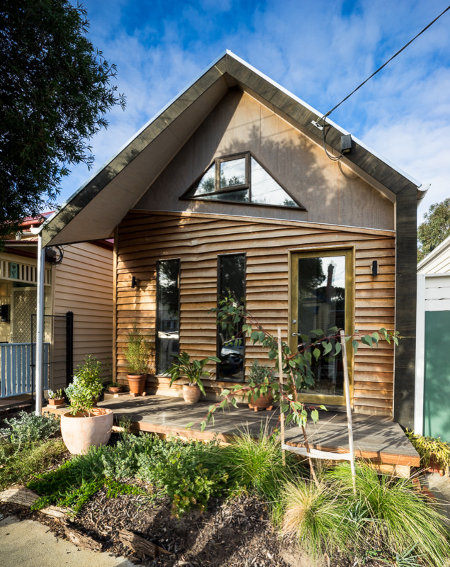 Photo of a contemporary exterior in Melbourne.