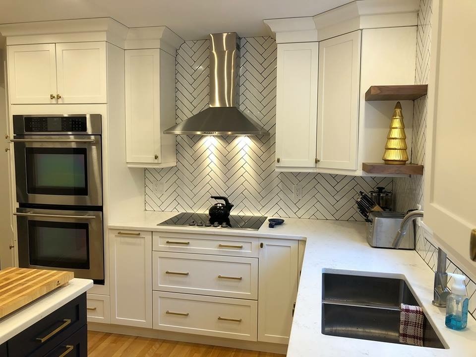 Kitchen - transitional kitchen idea