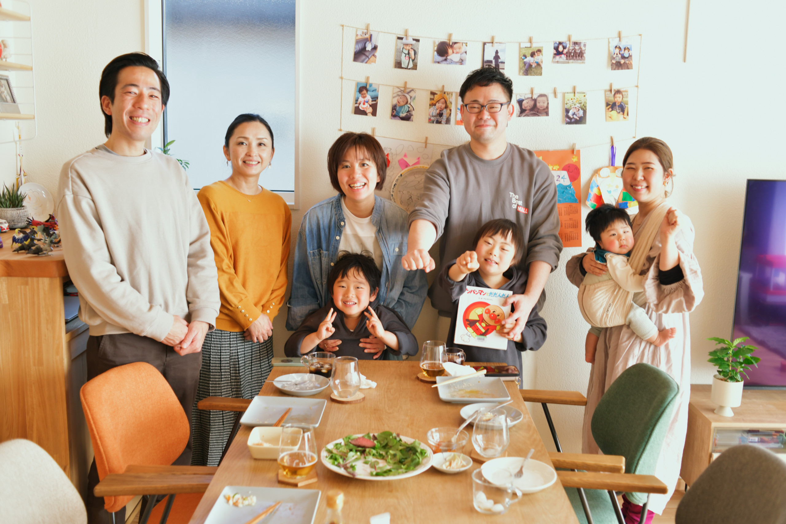 家族の笑顔輝く自然素材の家