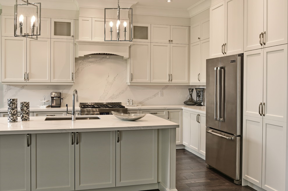 Kitchen - kitchen idea in Toronto