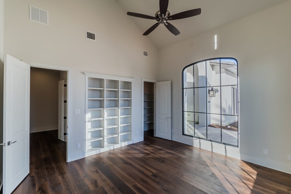 Example of a transitional home design design in Austin