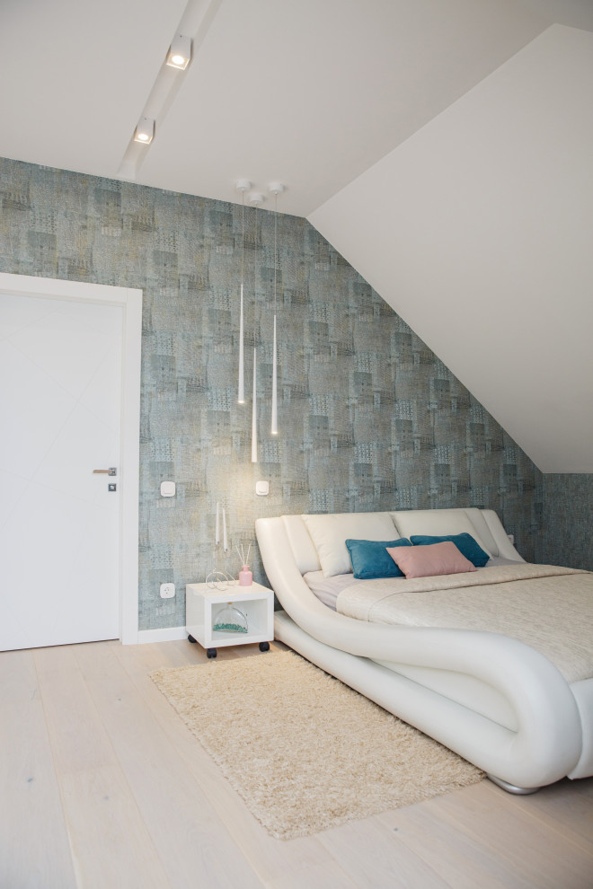 Двухэтажная квартира с мансардным потолком