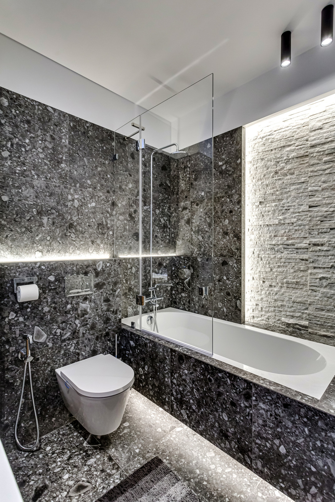 Фото реализации проекта "Квартира в доме с часами"