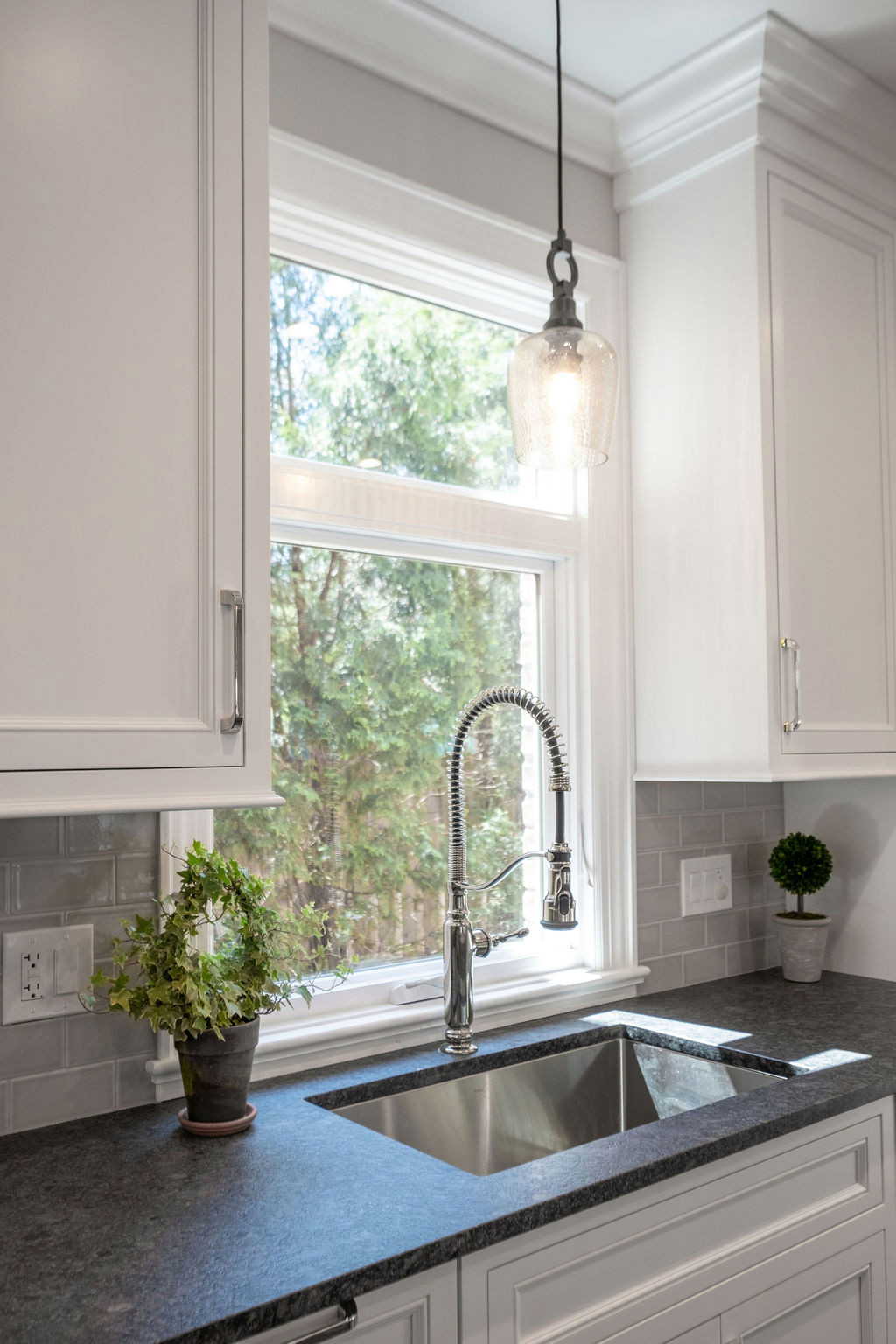 Modern Farmhouse Kitchen and Home Bar