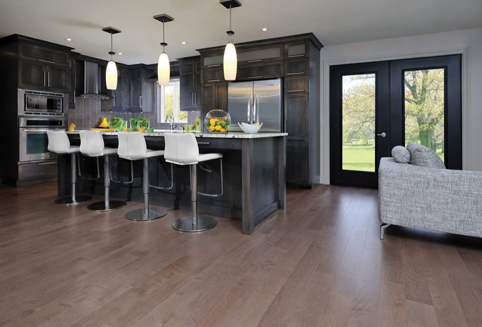 Home design - transitional home design idea in Houston