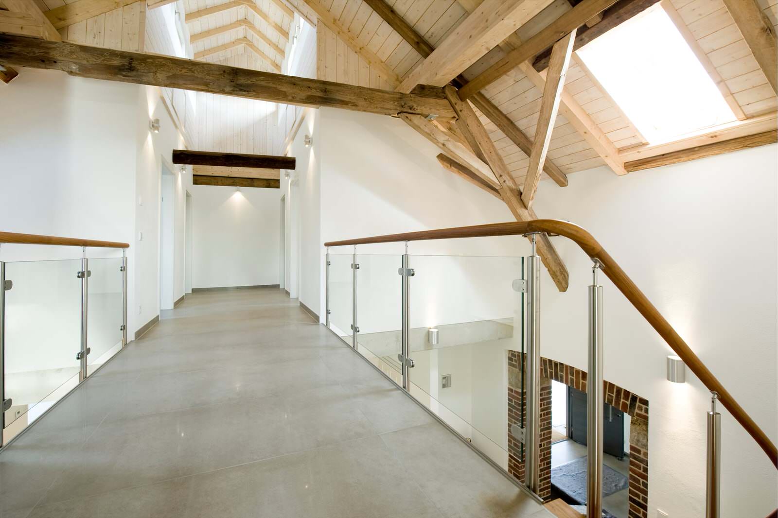 Лестница из бирманского тика