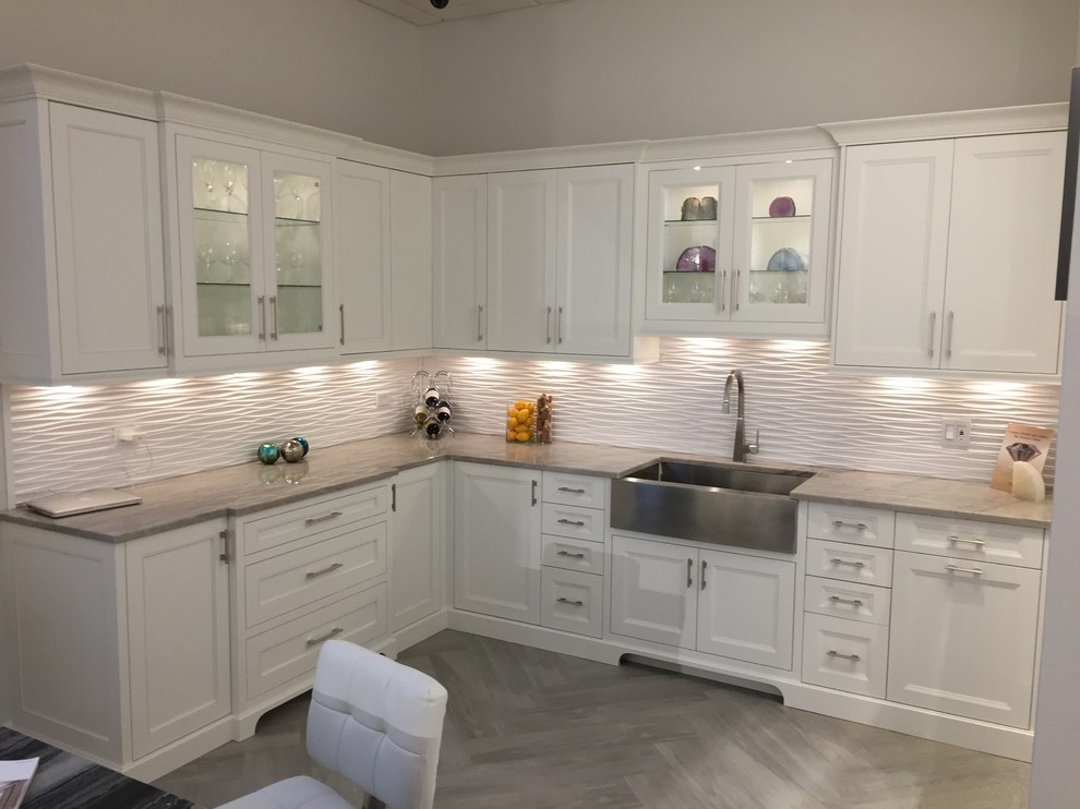 Inspiration for a mid-sized transitional home design remodel in Chicago
