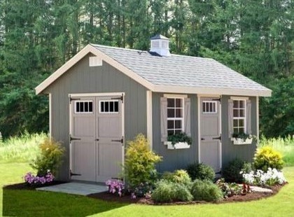 Traditional shed and granny flat in Tampa.