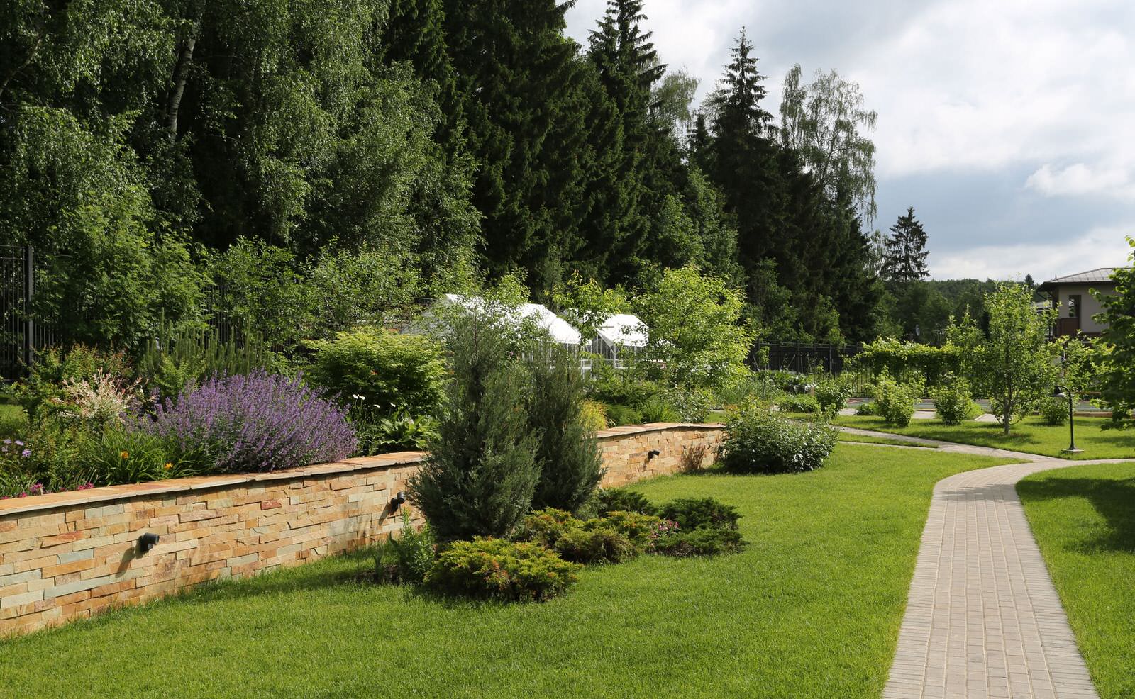 Словно с картины сошедший