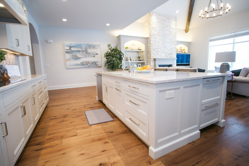 Transitional kitchen photo in Indianapolis