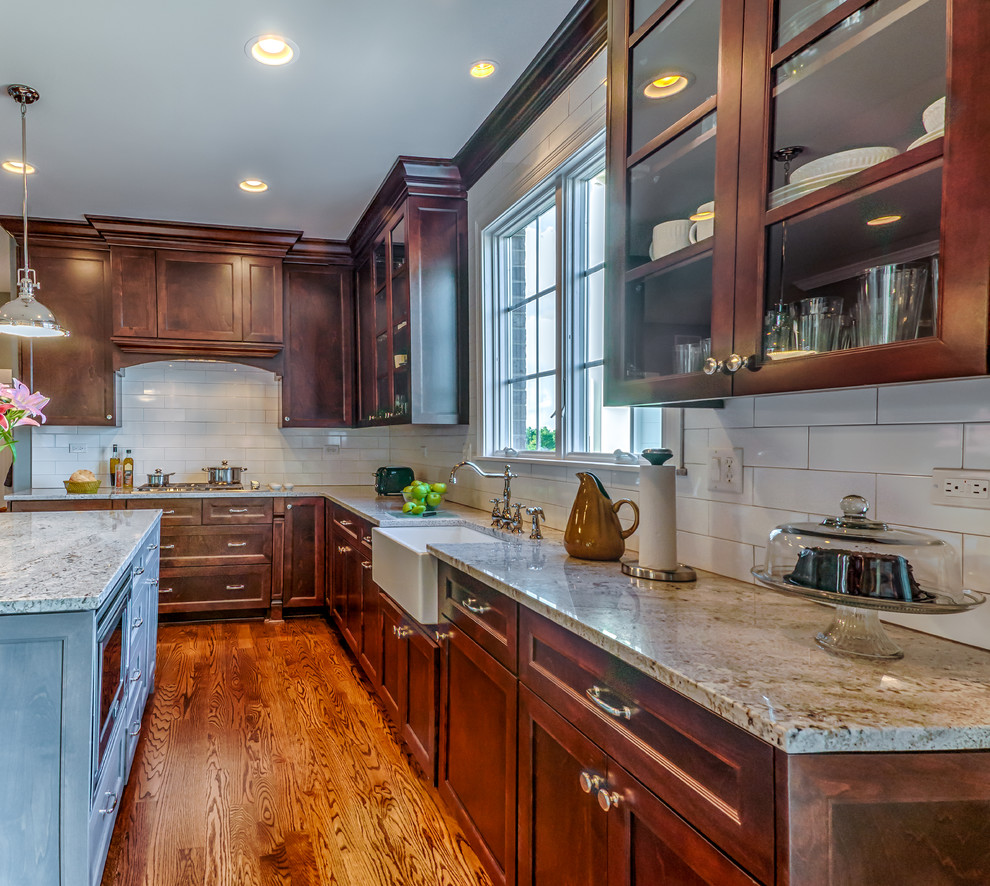 Example of a transitional kitchen design in Chicago