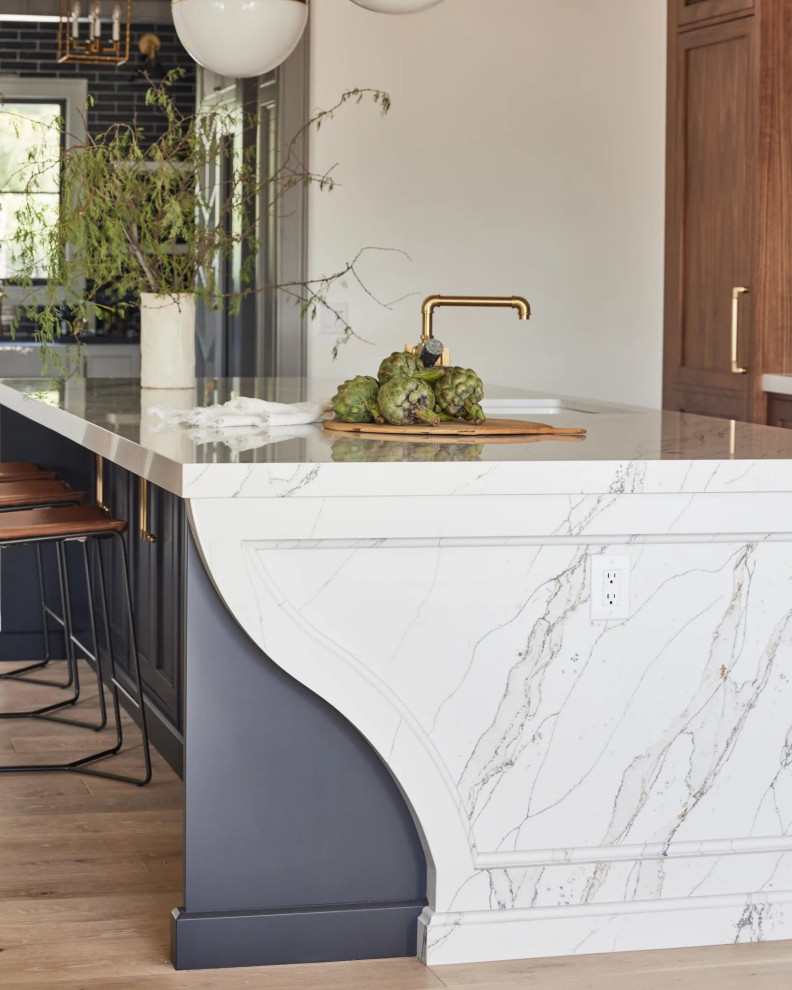 Home design - transitional home design idea in Phoenix