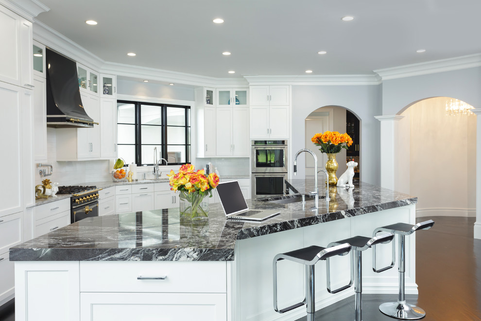 Kitchen - transitional kitchen idea
