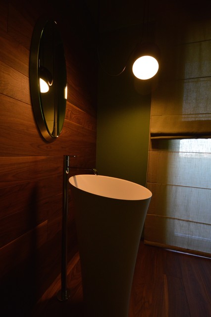 Penthouse contemporary-bathroom
