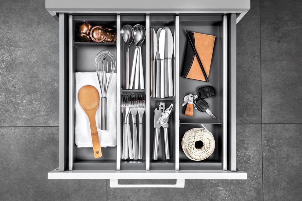 Kitchen - kitchen idea in Calgary