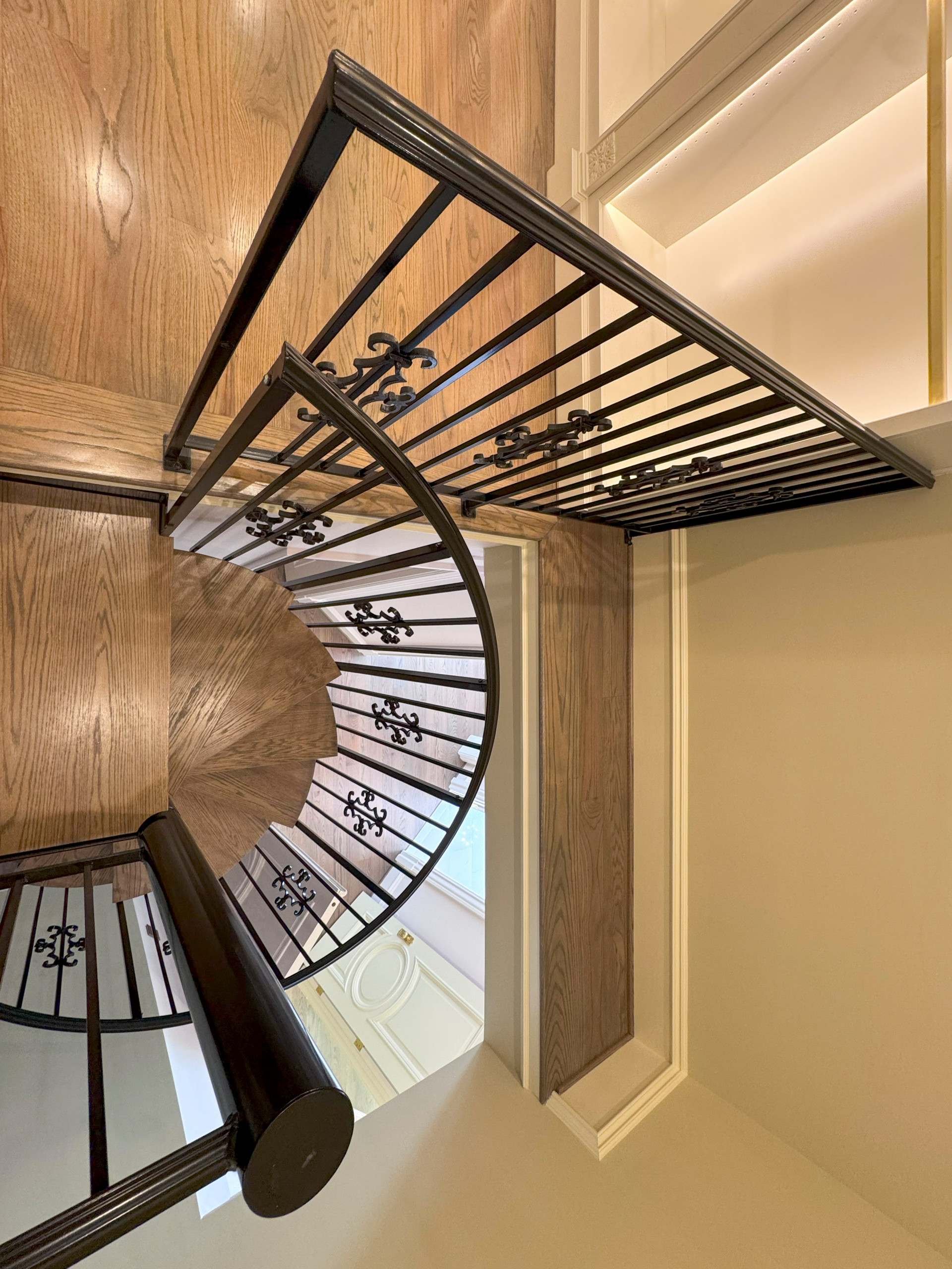 135_Vibrant Staircase with Touch of Historic Grandeur, Great Falls, VA 22066